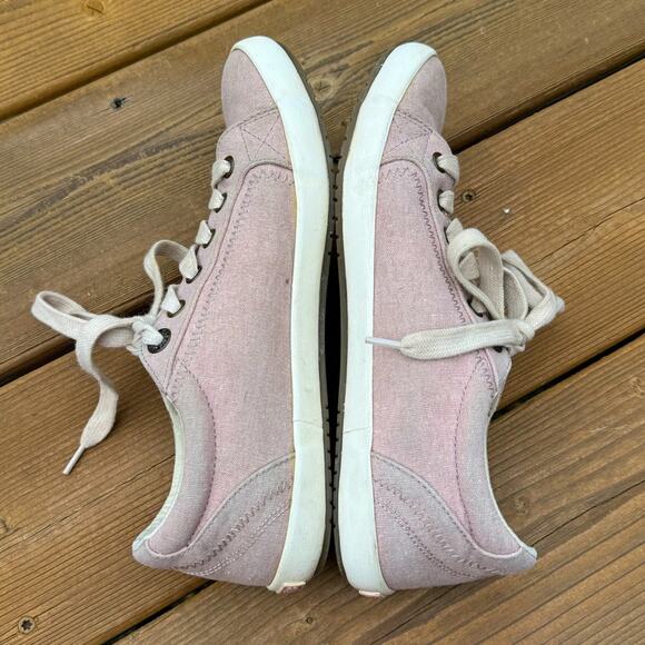 💜SALE: Taos size 8 Star style low top canvas sneakers - light pink, cream laces - Picture 3 of 9